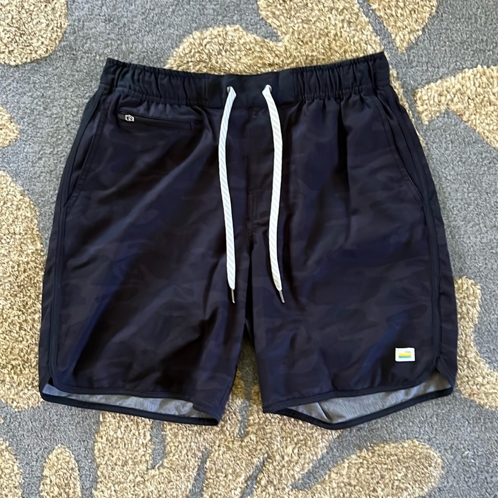 Vuori Black Medium Shorts